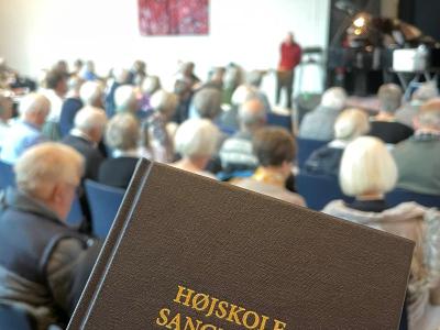 Morgensang i Gudenåhuset